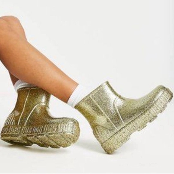UGG Drizlita Glittery Gold Rain Boots - size 6